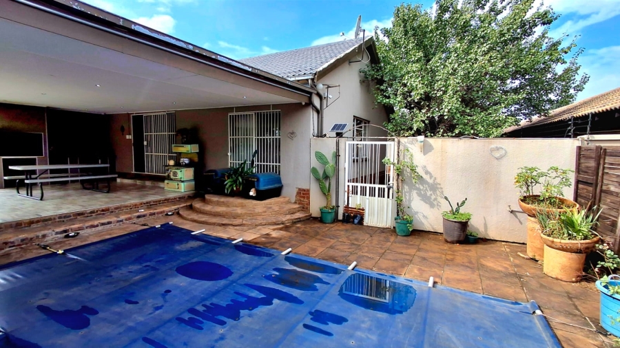 4 Bedroom Property for Sale in Vaalpark Free State